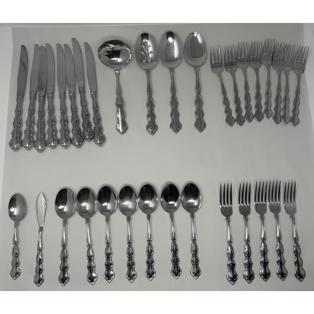 Oneida Deluxe 34 Piece CHATEAU Stainless Flatware Silverware French Provincial